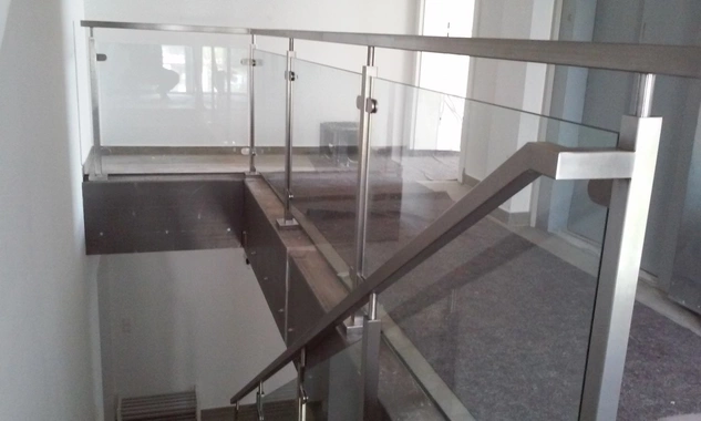 Balustrady, podesty, schody